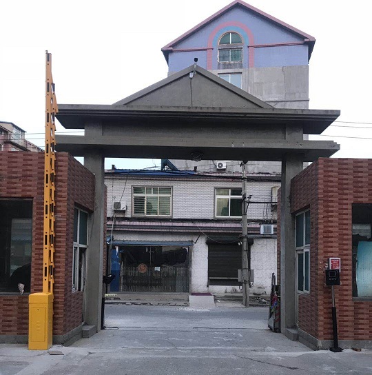 老舊小區(qū)藍牙柵欄道閘改造