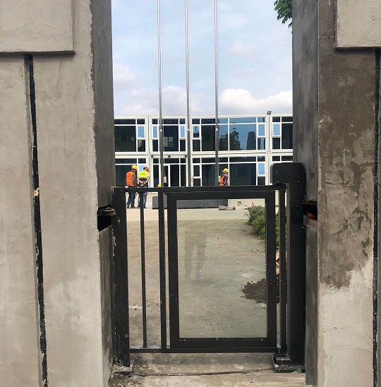 沈陽綠城全運村自動廣告行人門