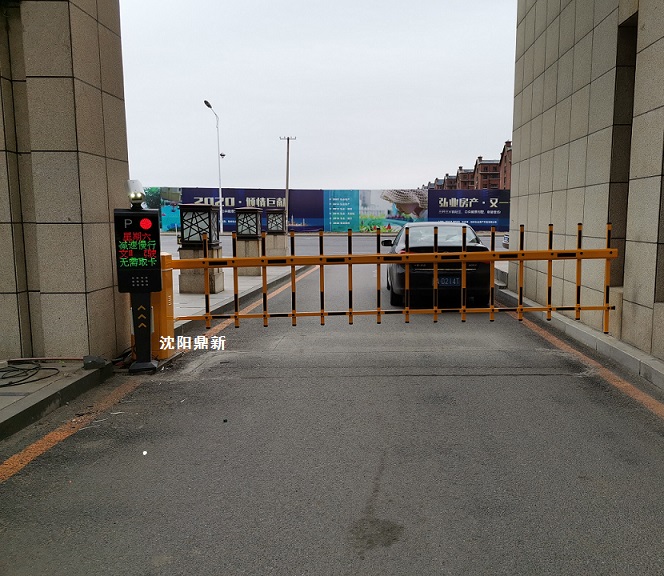 開原金楓苑道閘車牌識別系統(tǒng)