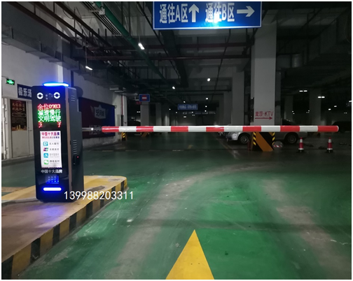 沈陽于洪無人值守商場掃碼支付道閘車牌識別一體機(jī)廠家安裝