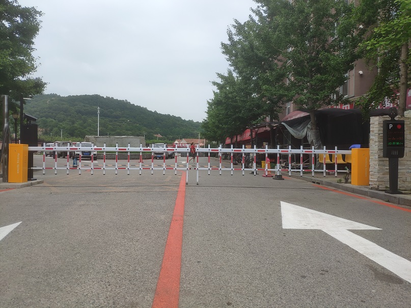 桓仁小區(qū)柵欄道閘車牌識(shí)別門禁系統(tǒng)